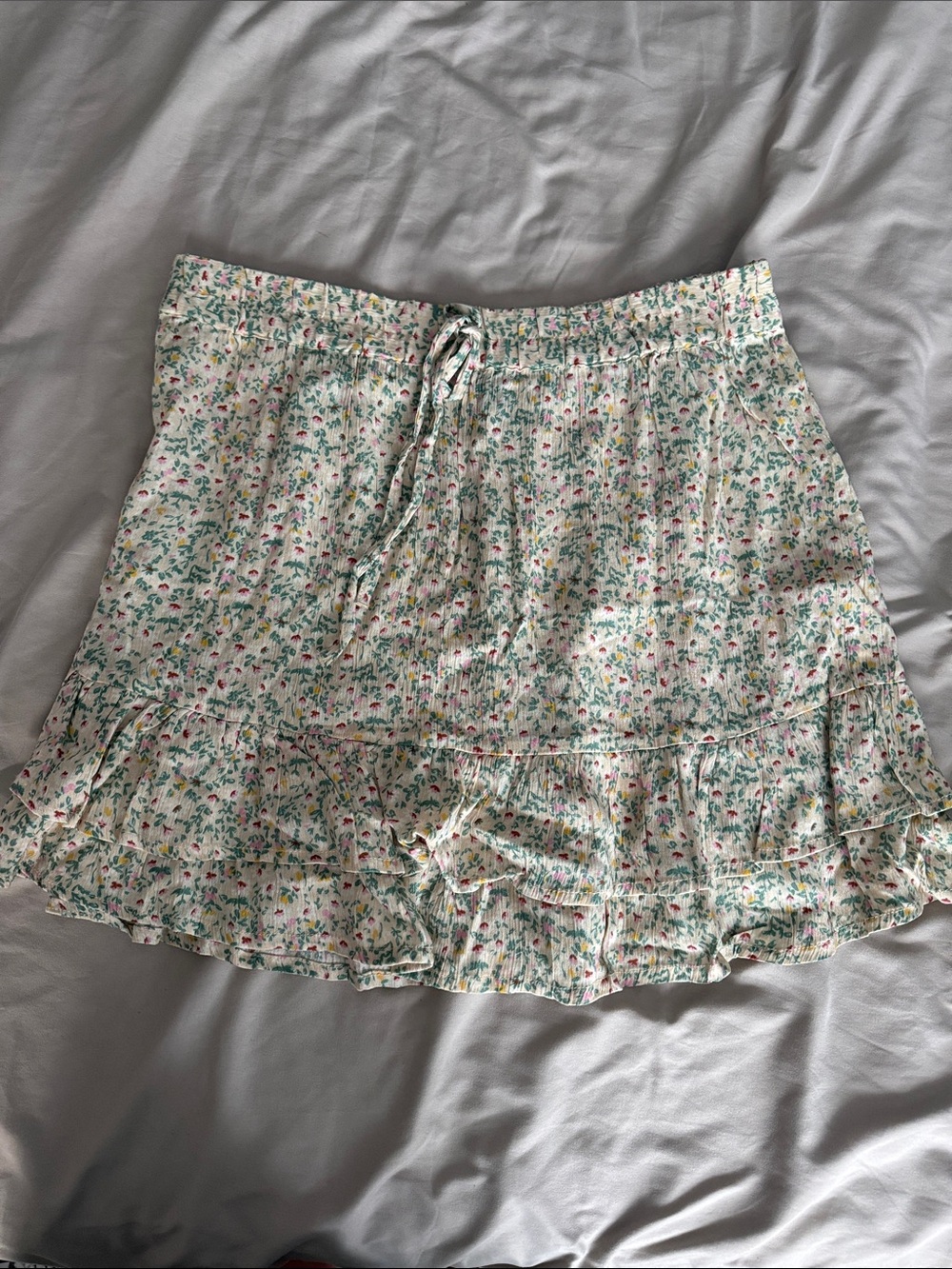 Primark Floral Tiered Mini Skirt - White with Green & Pink